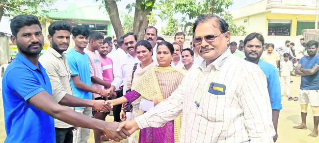 మానసిక ఉల్లాసానికి క్రీడలు అవసరం 