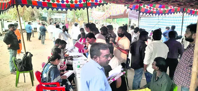 ఊపందుకున్న నామినేషన్లు..