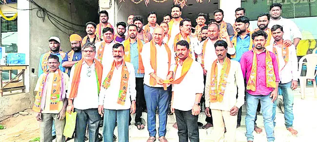 కాంగ్రెస్‌తోనే బీజేపీకి పోటీ