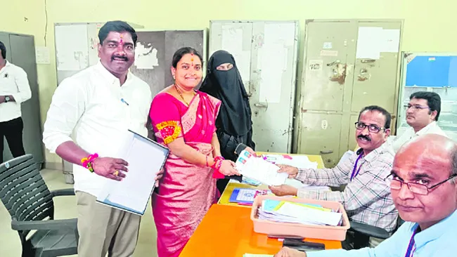 రెండో రోజు260 నామినేషన్లు