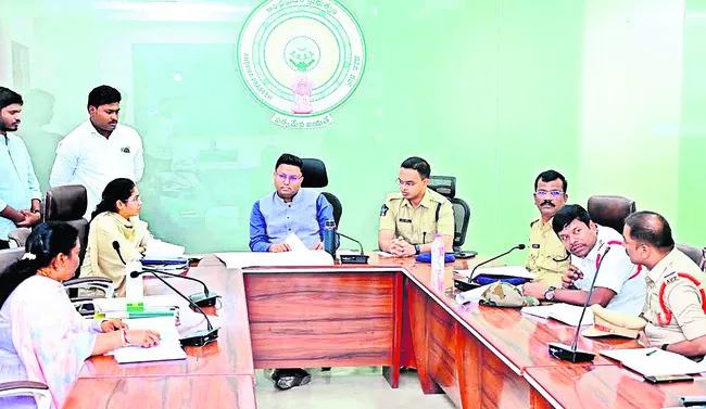 రోడ్లపై ఆక్రమణల తొలగింపునకు చర్యలు 