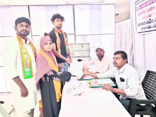 రెండో రోజు 124 నామినేషన్లు 