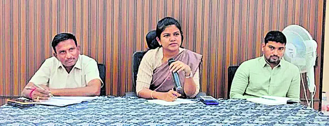 ప్రభలపై అశ్లీల నృత్యాలు ప్రదర్శిస్తే చర్యలు 