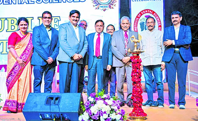 సామాజిక స్పృహతో దంత వైద్యసేవలు అందించాలి 