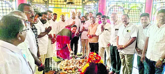 అపవిత్ర రాజకీయంపై ఆధ్యాత్మిక విజయం 