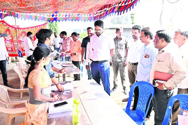 పారదర్శకంగా నామినేషన్ల ప్రక్రియ 