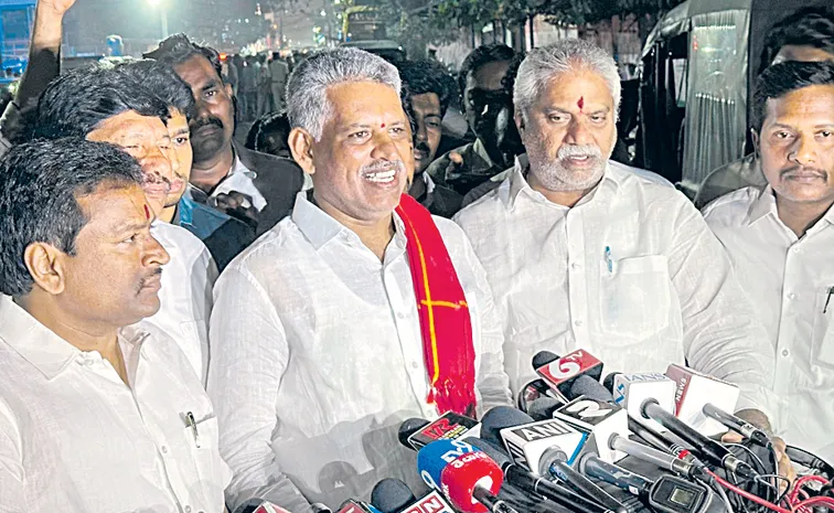 YSRCP leader Chevireddy Bhaskar Reddy released from jail: Andhra pradesh