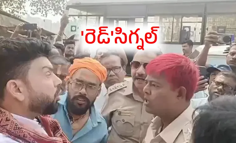 ఎర్ర రంగు ఏంద‌య్యా డిఎస్పీ?