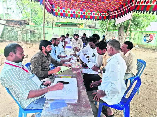 ఊపందుకున్న నామినేషన్లు