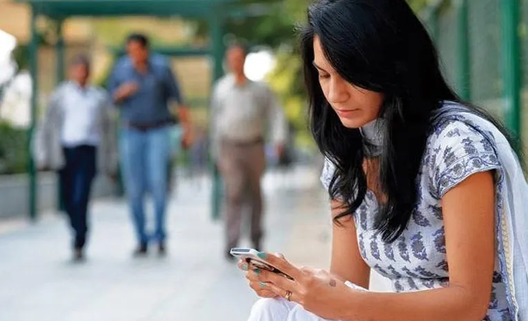 New-York woman stunned after ChatGPT use on first date reveals man is married