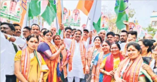 నామినేషన్లు 830 