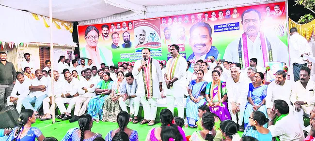 మున్సిపాలిటీల్లో బీసీలకు 42 శాతం టికెట్లు