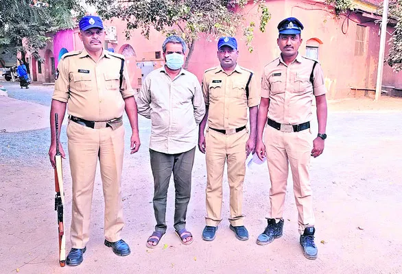 లారీ డ్రైవర్‌కు ఏడాది జైలు 