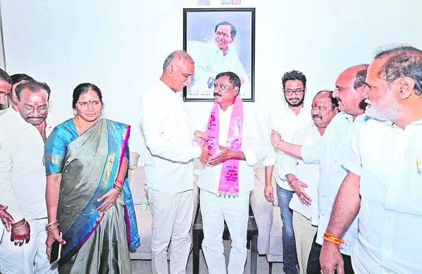 కాంగ్రెస్‌కు గట్టి ఎదురుదెబ్బ 