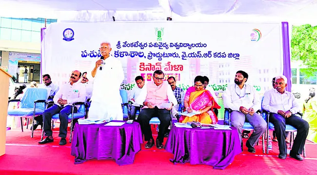 వ్యవసాయాభివృద్ధికి ప్రభుత్వం ప్రోత్సాహం అందించడం లేదు