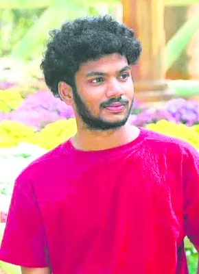 రోడ్డు ప్రమాదంలో యువకుడి మృతి 