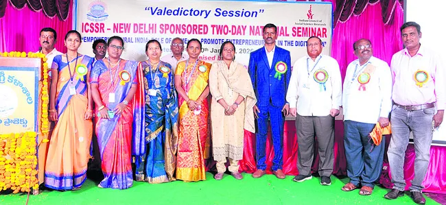 చిన్న తరహా పరిశ్రమల ప్రోత్సాహంతో వలసల నివారణ 