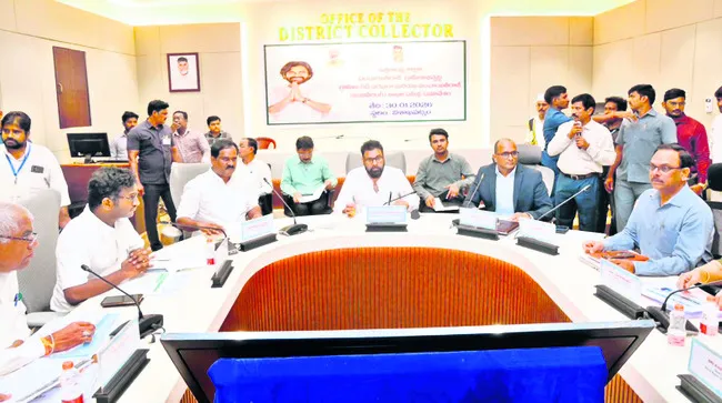 ఉత్తరాంధ్ర అభివృద్ధిపై డిప్యూటీ సీఎం సమీక్ష