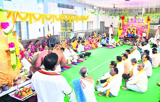 పూర్వగిరీశుడు పెళ్లి కొడుకాయనే..
