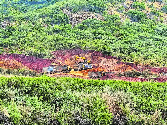 సత్తెనపల్లి నియోజకవర్గానికి చెందిన ఇద్దరు షాడో ఎమ్మెల్య