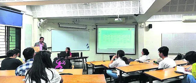 వికేంద్రీకృత వ్యవస్థతోనే ప్రజా సమస్యలు పరిష్కారం