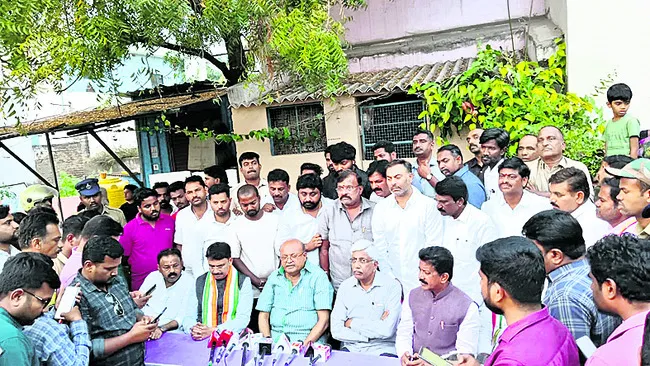 మృతుడి కుటుంబానికి పరామర్శ