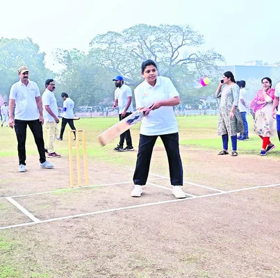 సందడిగా గోదావరి క్రీడా ఉత్సవాలు 
