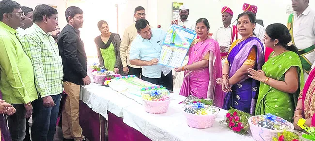 కోర్టు సిబ్బంది రెట్టింపు ఉత్సాహంతో పనిచేయాలి