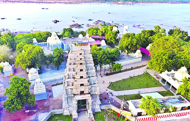 అమరేశ్వరుని భూములు అన్యాక్రాంతం! 