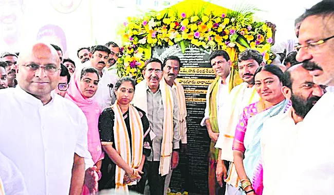 ఇన్నర్‌ రింగ్‌రోడ్డు ఫేజ్‌–3 పనులకు శంకుస్థాపన 