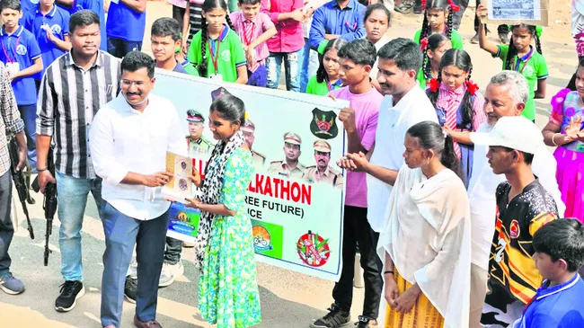 వ్యసనాలకు దూరంగా ఉండాలి
