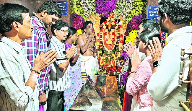 అప్పనపల్లి... భక్తులతో శోభిల్లి 