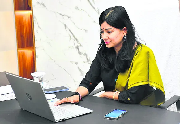 ఆరోగ్య అవగాహన కల్పించాలి