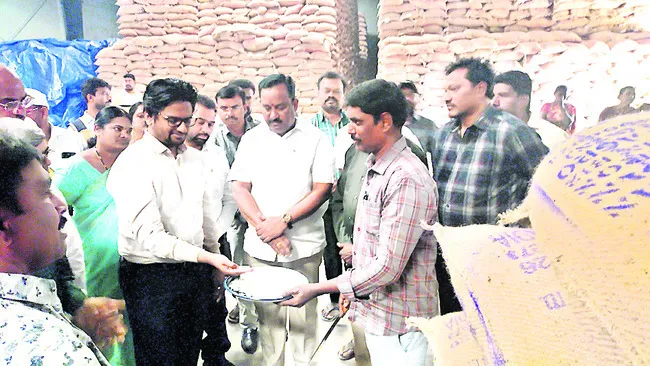 నాణ్యమైన బియ్యం అందించాలి