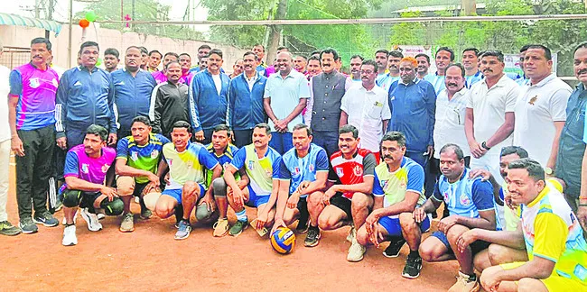 ప్రభుత్వ ముద్రణాలయంలో స్పోర్ట్స్‌మీట్‌ ప్రారంభం 