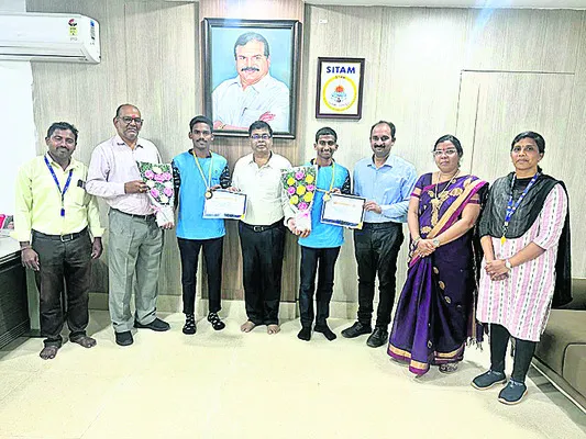 అంతర్‌ కళాశాలల అథ్లెటిక్స్‌లో ‘సీతం’కు పతకాలు