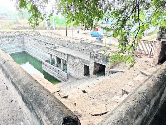 400 ఏళ్ల చరిత్ర 
