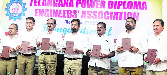 సంస్థ ప్రగతికి దీక్షతో పని చేయండి