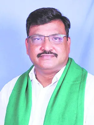 జగ్గిరెడ్డిని ఎదుర్కోలేక చవకబారు విమర్శలు 