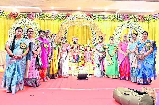 వీనుల విందుగా అన్నమయ్య అఖండ గానం