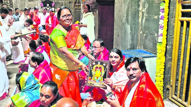 అప్పన్న సేవలో రైల్వే పార్లమెంటరీ కమిటీ