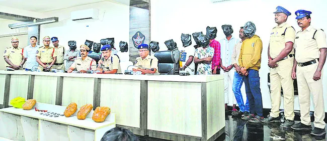 గంజాయి ముఠా అరెస్టు 