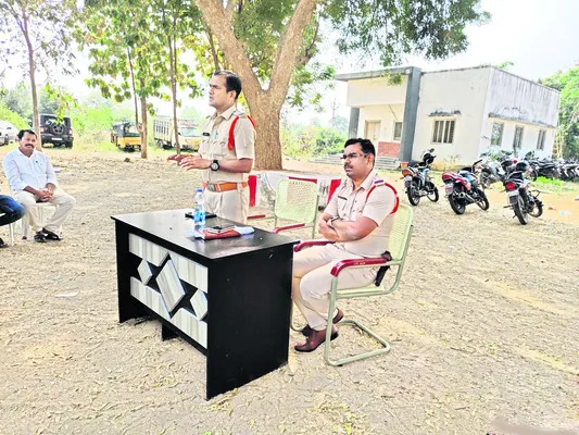 సమస్య వస్తే పోలీసులను సంప్రదించాలి