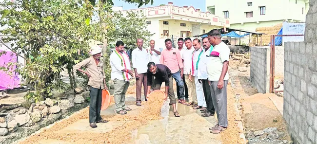 అభివృద్ధి పనుల పరిశీలన