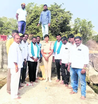 ఆయకట్టుకు  సాగునీరు విడుదల
