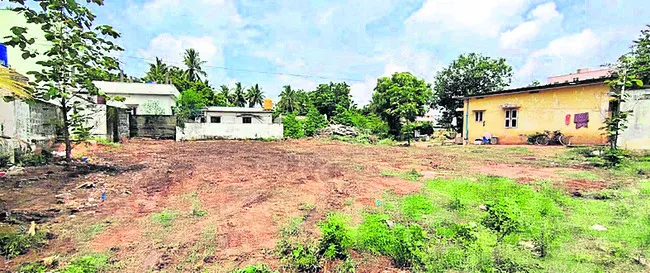 రియల్‌ ఎస్టేట్‌ నేలచూపులు 