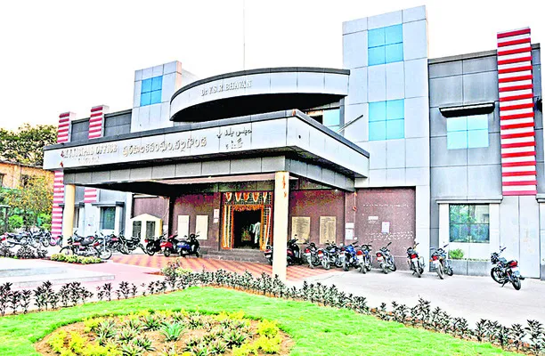 పన్ను చెల్లించాలా.. వద్దా!