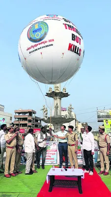 రహదారి భద్రత నియమాలు పాటించాలి