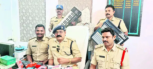 చోరీ సొత్తు స్వాధీనం 