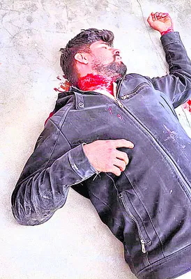 గొంతు కోసుకొని ఆత్మహత్యా యత్నం 